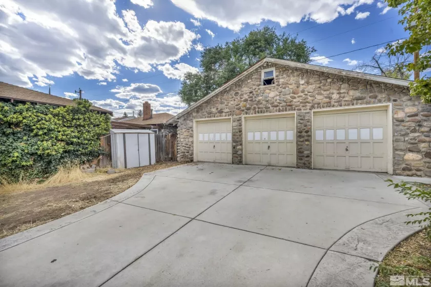 1035 Lander St, Reno, Nevada 89509, 4 Bedrooms Bedrooms, ,3 BathroomsBathrooms,Residential,For Sale,Lander St,240012933