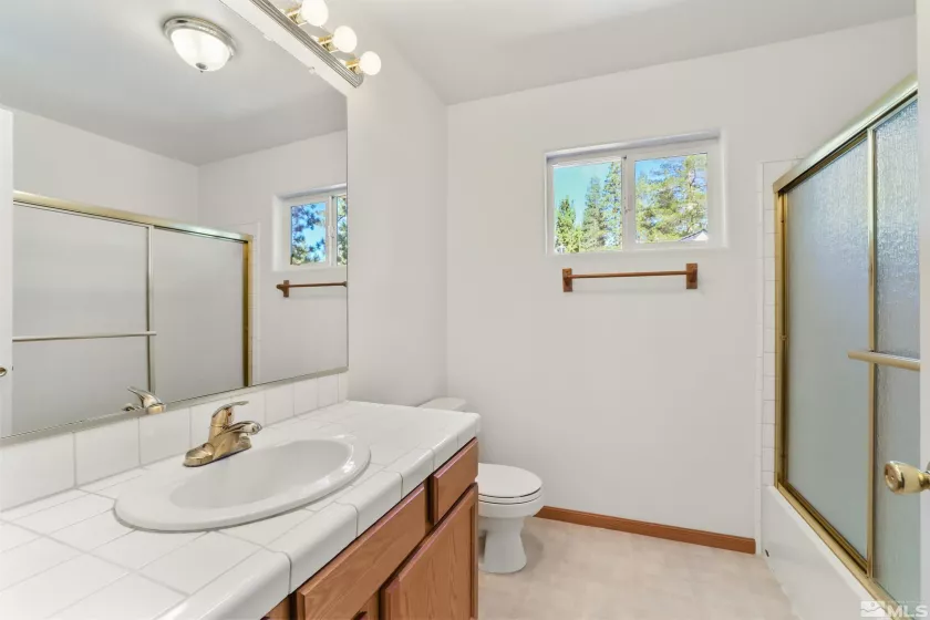 1118 Sioux St, South Lake Tahoe, California 96150, 3 Bedrooms Bedrooms, ,3 BathroomsBathrooms,Residential,For Sale,Sioux St,240012945