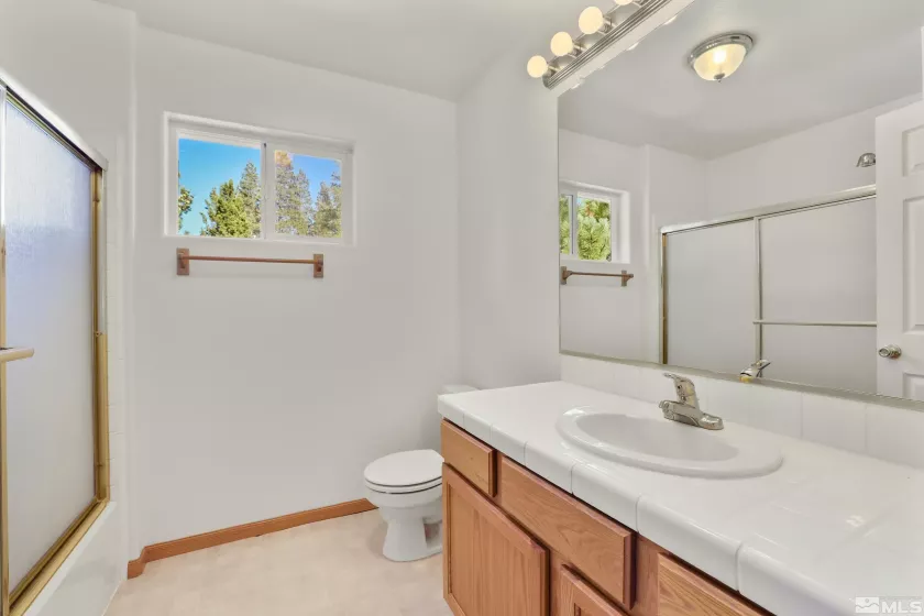 1118 Sioux St, South Lake Tahoe, California 96150, 3 Bedrooms Bedrooms, ,3 BathroomsBathrooms,Residential,For Sale,Sioux St,240012945