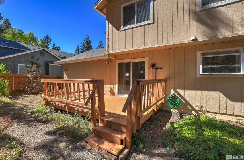 1118 Sioux St, South Lake Tahoe, California 96150, 3 Bedrooms Bedrooms, ,3 BathroomsBathrooms,Residential,For Sale,Sioux St,240012945