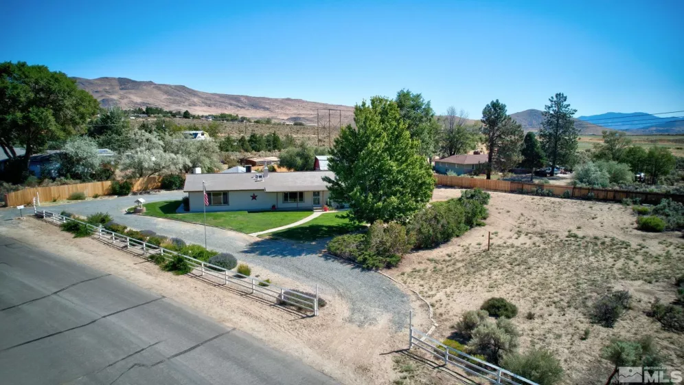 4249 Louise Dr, Carson City, Nevada 89706, 3 Bedrooms Bedrooms, ,3 BathroomsBathrooms,Residential,For Sale,Louise Dr,240010950