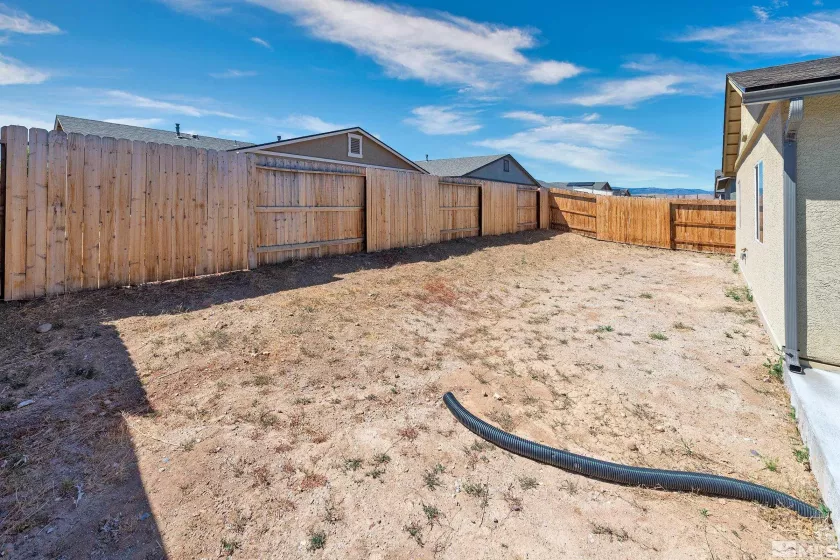 652 McGill Dr, Reno, Nevada 89506, 2 Bedrooms Bedrooms, ,2 BathroomsBathrooms,Residential,For Sale,McGill Dr,240010899