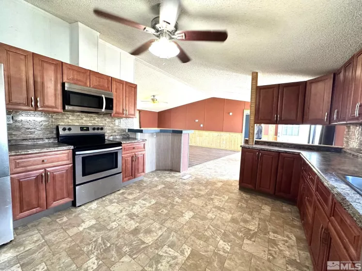 20 Mahogany Blvd, Hadley, Nevada 89045, 4 Bedrooms Bedrooms, ,3 BathroomsBathrooms,Residential,For Sale,Mahogany Blvd,240010682