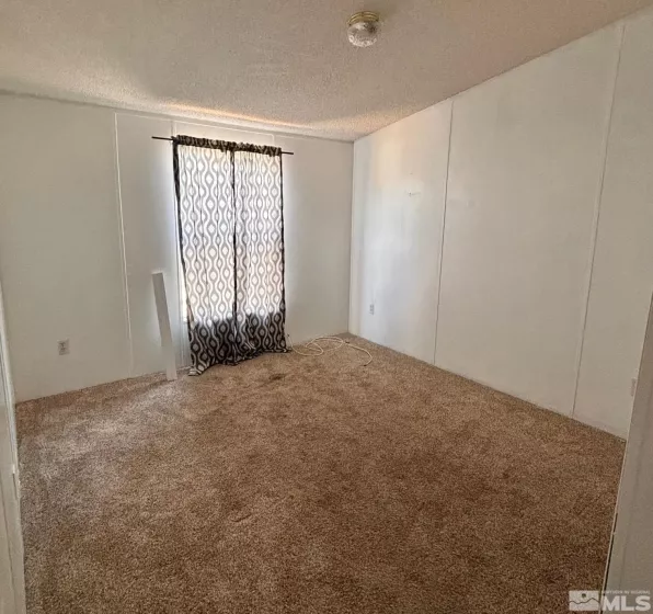 20 Mahogany Blvd, Hadley, Nevada 89045, 4 Bedrooms Bedrooms, ,3 BathroomsBathrooms,Residential,For Sale,Mahogany Blvd,240010682