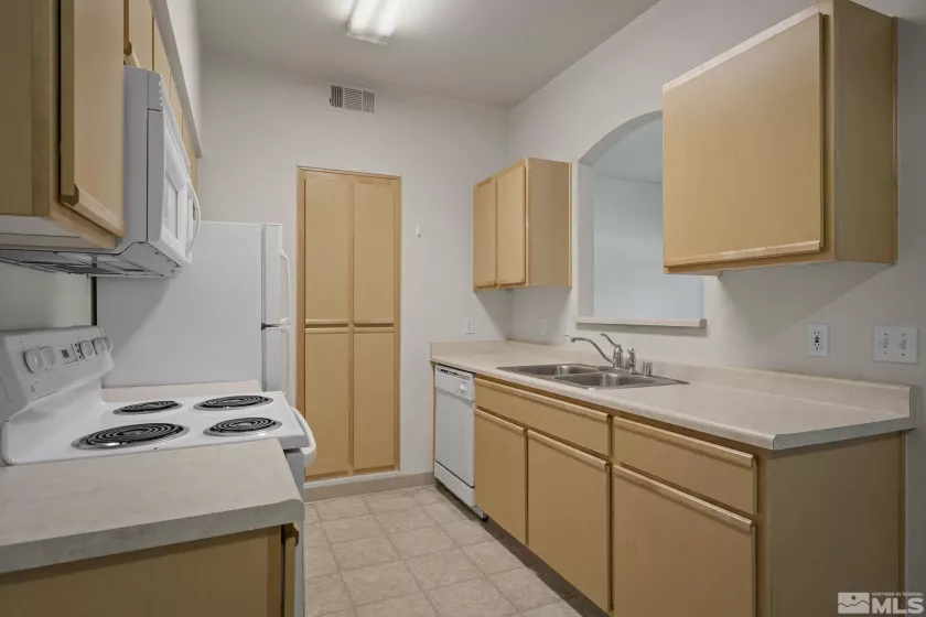 6850 Sharlands Ave, Reno, Nevada 89523, 1 Bedroom Bedrooms, ,1 BathroomBathrooms,Residential,For Sale,Sharlands Ave,240010896