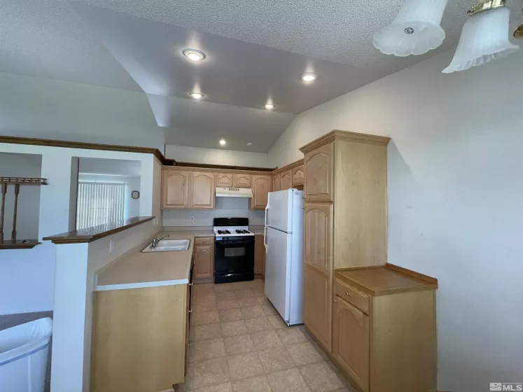 7845 Crystal Shores Ct, Reno, Nevada 89506, 3 Bedrooms Bedrooms, ,2 BathroomsBathrooms,Residential,For Sale,Crystal Shores Ct,240010766