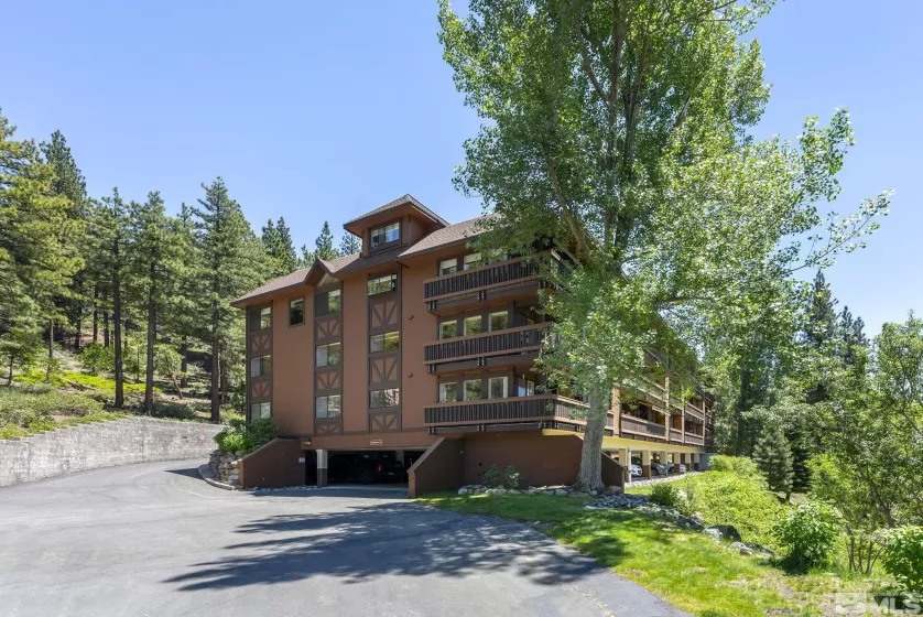 335 Ski Way, Incline Village, Nevada 89451, 2 Bedrooms Bedrooms, ,2 BathroomsBathrooms,Residential,For Sale,Ski Way,240007386