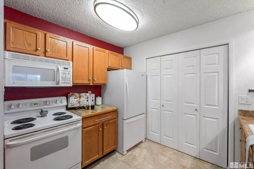 1013 Bradley Square, Sparks, Nevada 89434, 2 Bedrooms Bedrooms, ,1 BathroomBathrooms,Residential,For Sale,Bradley Square,240013125