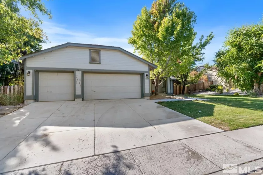 17040 Castle Pine Dr, Reno, Nevada 89511, 3 Bedrooms Bedrooms, ,2 BathroomsBathrooms,Residential,For Sale,Castle Pine Dr,240013207