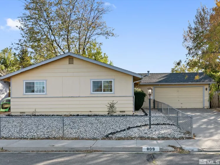 809 Stafford Wy, Carson City, Nevada 89701, 3 Bedrooms Bedrooms, ,2 BathroomsBathrooms,Residential,For Sale,Stafford Wy,240013578