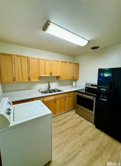 332 J, Sparks, Nevada 89431, 2 Bedrooms Bedrooms, ,1 BathroomBathrooms,Residential,For Sale,J,240013433