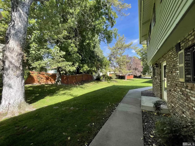 270 Smithridge Park, Reno, Nevada 89502, 2 Bedrooms Bedrooms, ,1 BathroomBathrooms,Residential,For Sale,Smithridge Park,240013073