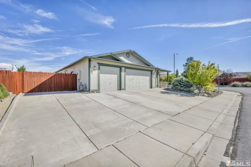 17705 Smoketree Ct, Reno, Nevada 89508, 4 Bedrooms Bedrooms, ,2 BathroomsBathrooms,Residential,For Sale,Smoketree Ct,240013150