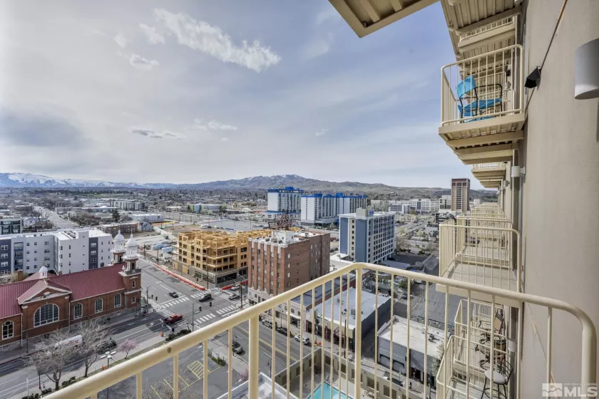 200 W 2nd St, Reno, Nevada 89501, 2 Bedrooms Bedrooms, ,2 BathroomsBathrooms,Residential,For Sale,W 2nd St,240005886