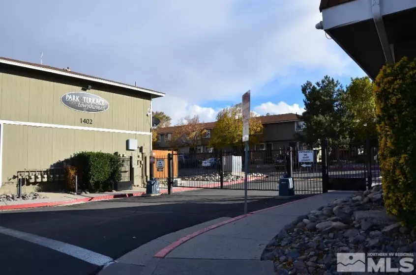 1418 9Th St, Reno, Nevada 89512, 2 Bedrooms Bedrooms, ,1 BathroomBathrooms,Residential,For Sale,9Th St,230011954