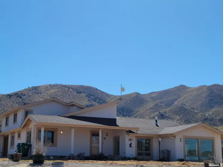 1297 Deerlodge Rd, Reno, Nevada 89508, 5 Bedrooms Bedrooms, ,3 BathroomsBathrooms,Residential,For Sale,Deerlodge Rd,220016781