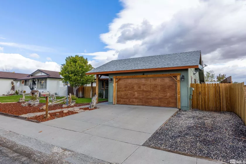 858 Amador Cir, Carson City, Nevada 89705, 3 Bedrooms Bedrooms, ,3 BathroomsBathrooms,Residential,For Sale,Amador Cir,240013464