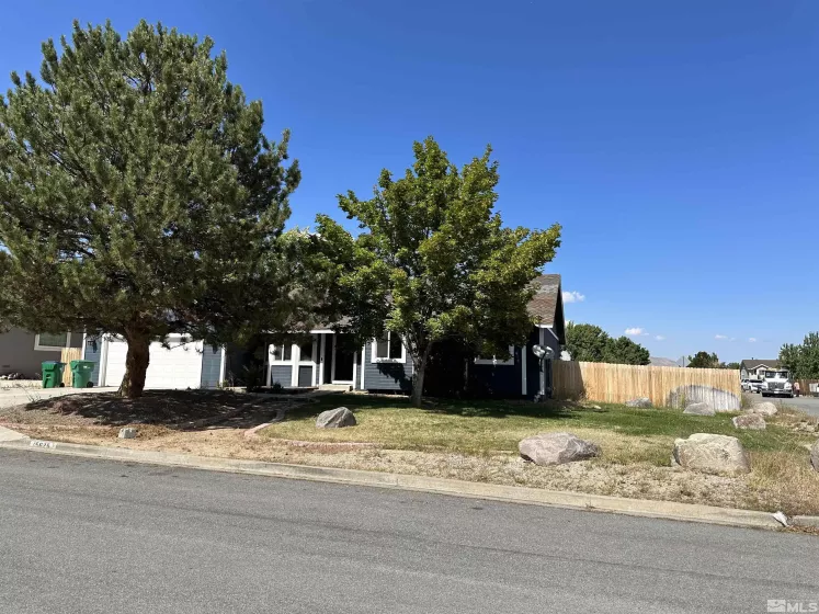 5625 Wedgewood Circle, Sparks, Nevada 89436, 3 Bedrooms Bedrooms, ,2 BathroomsBathrooms,Residential,For Sale,Wedgewood Circle,240013383