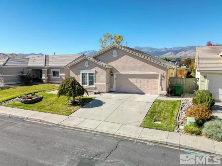 10621 Vista Bella Ln, Reno, Nevada 89521, 3 Bedrooms Bedrooms, ,2 BathroomsBathrooms,Residential,For Sale,Vista Bella Ln,240013327