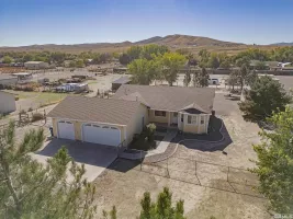 425 Crimson, Fernley, Nevada 89408, 3 Bedrooms Bedrooms, ,2 BathroomsBathrooms,Residential,For Sale,Crimson,240013317