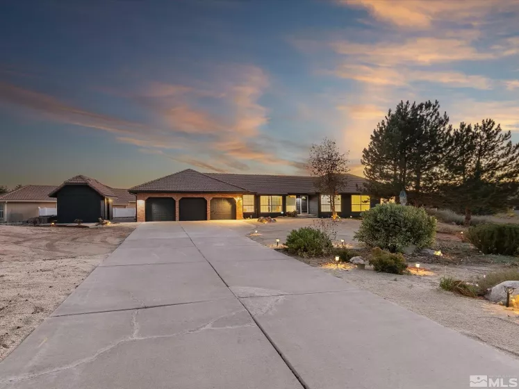 160 Stags Leap Dr, Sparks, Nevada 89441, 4 Bedrooms Bedrooms, ,2 BathroomsBathrooms,Residential,For Sale,Stags Leap Dr,240013307