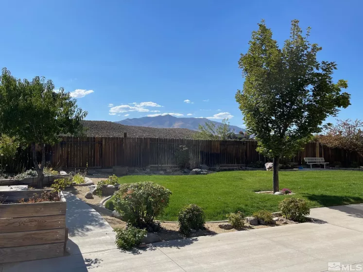 7645 Crest Bluff Dr, Reno, Nevada 89506, 3 Bedrooms Bedrooms, ,2 BathroomsBathrooms,Residential,For Sale,Crest Bluff Dr,240013280