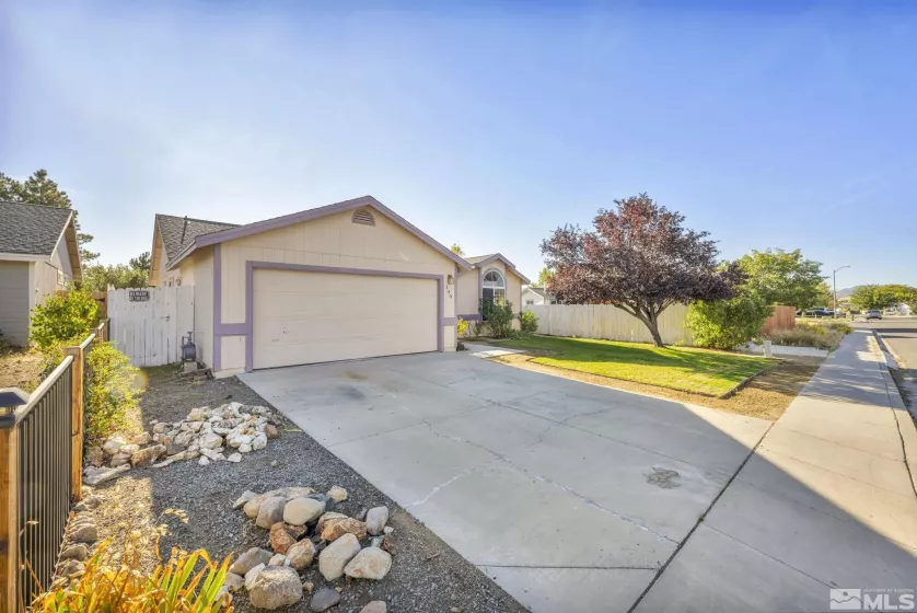 140 Fortune Dr, Dayton, Nevada 89403, 3 Bedrooms Bedrooms, ,2 BathroomsBathrooms,Residential,For Sale,Fortune Dr,240013188