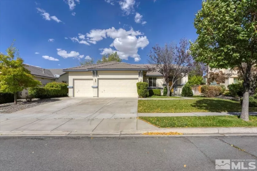 7116 Cinnamon Drive, Sparks, Nevada 89436, 4 Bedrooms Bedrooms, ,2 BathroomsBathrooms,Residential,For Sale,Cinnamon Drive,240013156