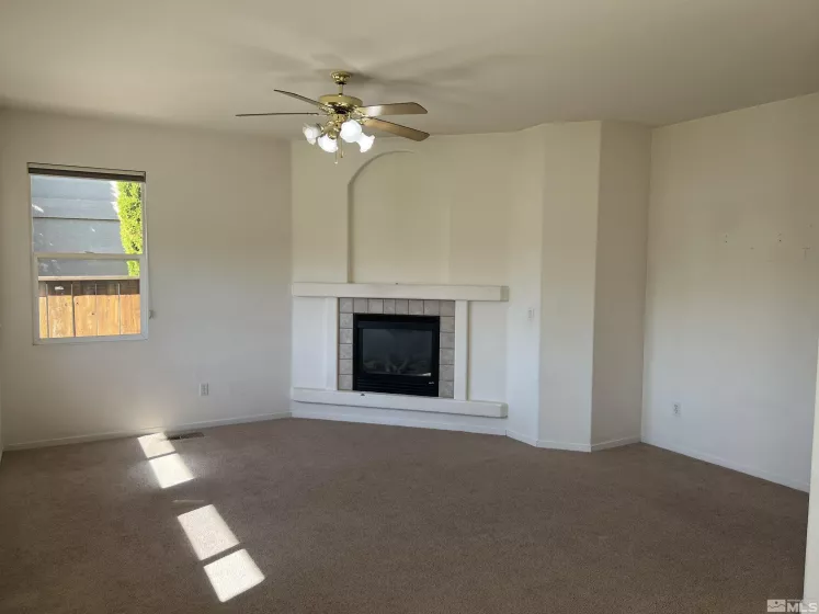 2311 Signa Dr, Sparks, Nevada 89434, 3 Bedrooms Bedrooms, ,2 BathroomsBathrooms,Residential,For Sale,Signa Dr,240007934