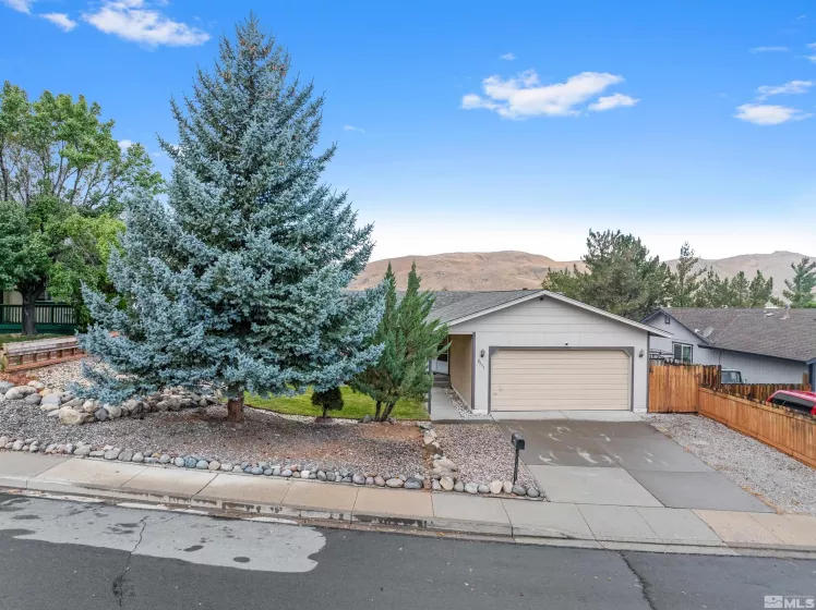 8551 Corrigan Way, Reno, Nevada 89506, 2 Bedrooms Bedrooms, ,2 BathroomsBathrooms,Residential,For Sale,Corrigan Way,240013467