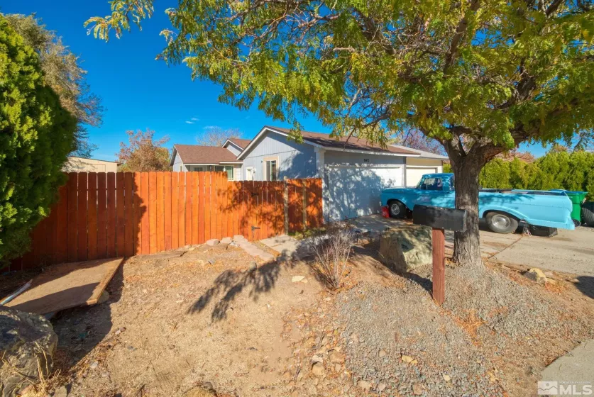 6471 Flower St., Reno, Nevada 89506, 2 Bedrooms Bedrooms, ,1 BathroomBathrooms,Residential,For Sale,Flower St.,240013558