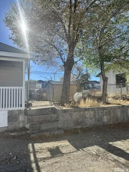 423 Saint Patrick St., Tonopah, Nevada 89049, 3 Bedrooms Bedrooms, ,1 BathroomBathrooms,Residential,For Sale,Saint Patrick St.,240013556