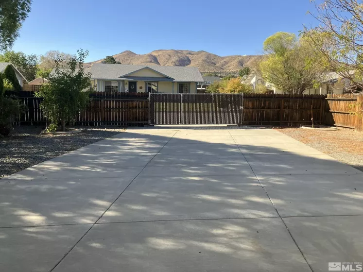 370 Tina Cir., Sparks, Nevada 89436, 4 Bedrooms Bedrooms, ,3 BathroomsBathrooms,Residential,For Sale,Tina Cir.,240013553