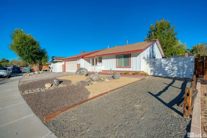 1640 Trabert Way, Sparks, Nevada 89431, 3 Bedrooms Bedrooms, ,2 BathroomsBathrooms,Residential,For Sale,Trabert Way,240013543