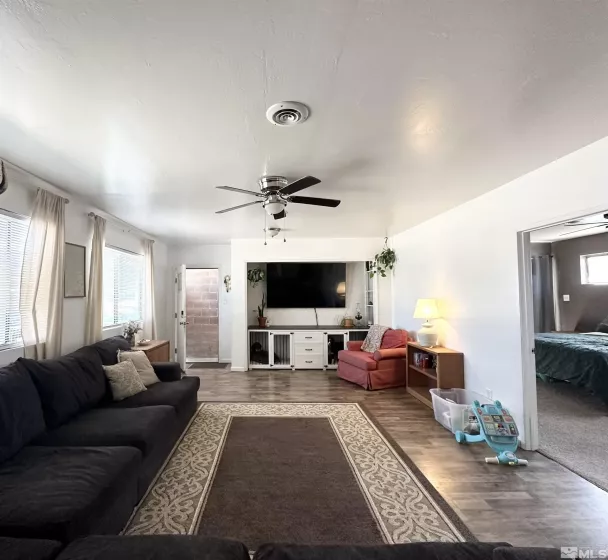 320 S Center St, Fernley, Nevada 89408, 3 Bedrooms Bedrooms, ,2 BathroomsBathrooms,Residential,For Sale,S Center St,240013634