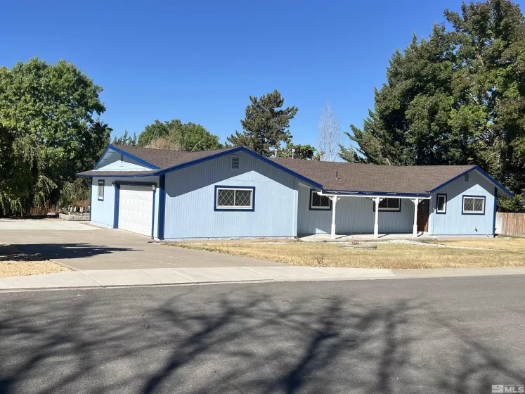 7702 S Southmoor Cir, Reno, Nevada 89502, 3 Bedrooms Bedrooms, ,2 BathroomsBathrooms,Residential,For Sale,S Southmoor Cir,240013653