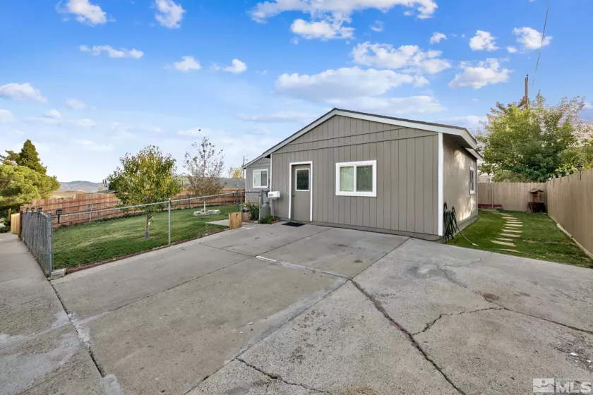 7575 Essex Way, Reno, Nevada 89506, 3 Bedrooms Bedrooms, ,2 BathroomsBathrooms,Residential,For Sale,Essex Way,240013782