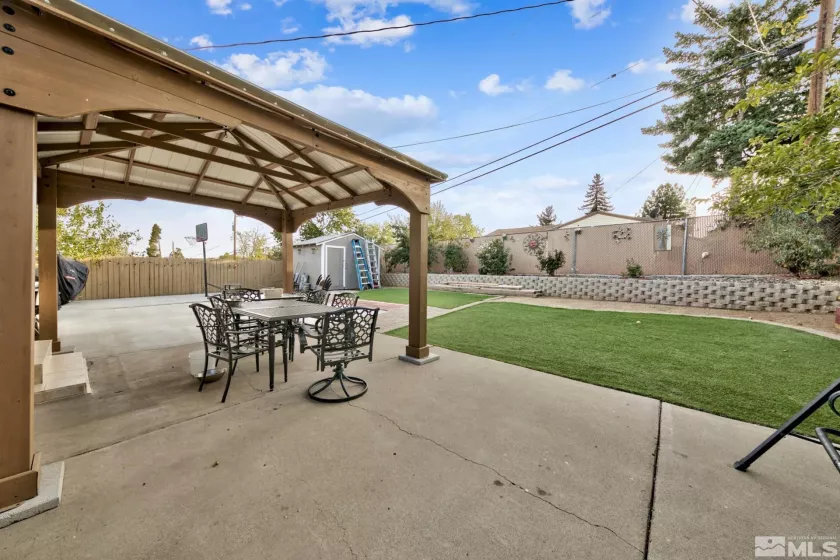 7575 Essex Way, Reno, Nevada 89506, 3 Bedrooms Bedrooms, ,2 BathroomsBathrooms,Residential,For Sale,Essex Way,240013782