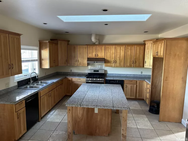 1177 Kensington Court, Carson City, Nevada 89703, 4 Bedrooms Bedrooms, ,3 BathroomsBathrooms,Residential,For Sale,Kensington Court,240013868