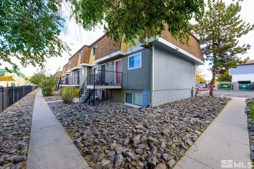 1418 E 9Th St, Reno, Nevada 89512, 2 Bedrooms Bedrooms, ,1 BathroomBathrooms,Residential,For Sale,E 9Th St,240013875