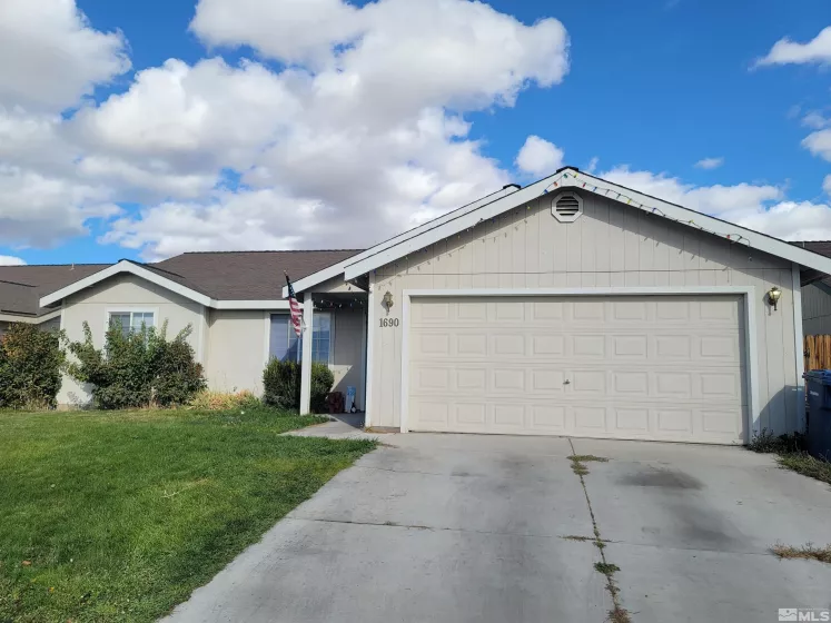 1690 Round Up Rd, Fernley, Nevada 89408, 3 Bedrooms Bedrooms, ,2 BathroomsBathrooms,Residential,For Sale,Round Up Rd,240013965