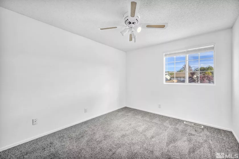 1694 Round Mountain Cir, Sparks, Nevada 89434, 3 Bedrooms Bedrooms, ,2 BathroomsBathrooms,Residential,For Sale,Round Mountain Cir,240013988