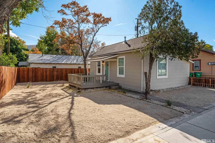 1121 E St, Sparks, Nevada 89431, 2 Bedrooms Bedrooms, ,2 BathroomsBathrooms,Residential,For Sale,E St,240013986