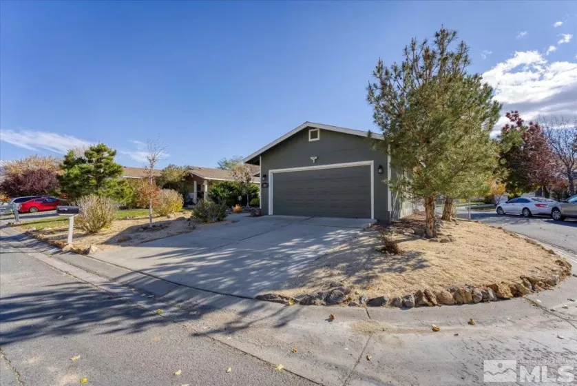 221 Ave De La Demerald, Sparks, Nevada 89434, 2 Bedrooms Bedrooms, ,2 BathroomsBathrooms,Residential,For Sale,Ave De La Demerald,240013991