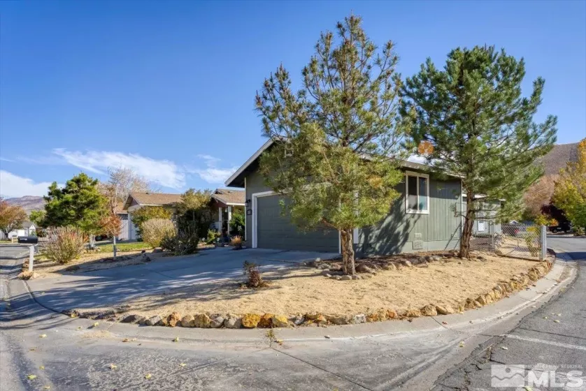 221 Ave De La Demerald, Sparks, Nevada 89434, 2 Bedrooms Bedrooms, ,2 BathroomsBathrooms,Residential,For Sale,Ave De La Demerald,240013991