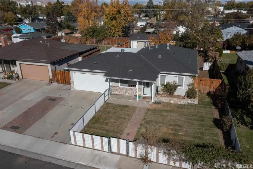 945 Brentwood Dr, Reno, Nevada 89502, 4 Bedrooms Bedrooms, ,3 BathroomsBathrooms,Residential,For Sale,Brentwood Dr,240013999