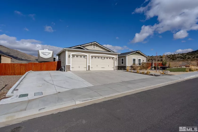 18711 Jones Creek Ct, Reno, Nevada 89508, 3 Bedrooms Bedrooms, ,2 BathroomsBathrooms,Residential,For Sale,Jones Creek Ct,240014091