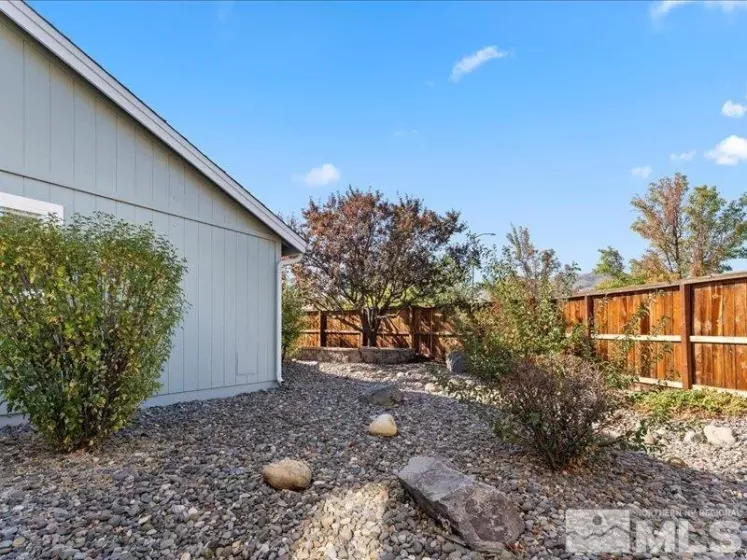 9377 Mustang Trail Drive, Reno, Nevada 89506, 3 Bedrooms Bedrooms, ,2 BathroomsBathrooms,Residential,For Sale,Mustang Trail Drive,240014119