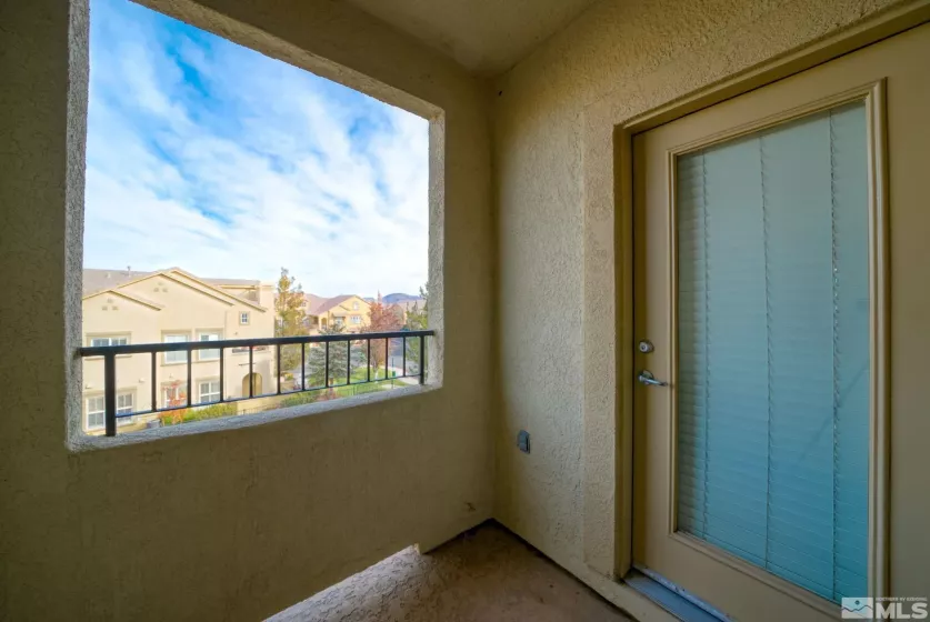 17000 Wedge Pkwy, Reno, Nevada 89511, 2 Bedrooms Bedrooms, ,2 BathroomsBathrooms,Residential,For Sale,Wedge Pkwy,240014141