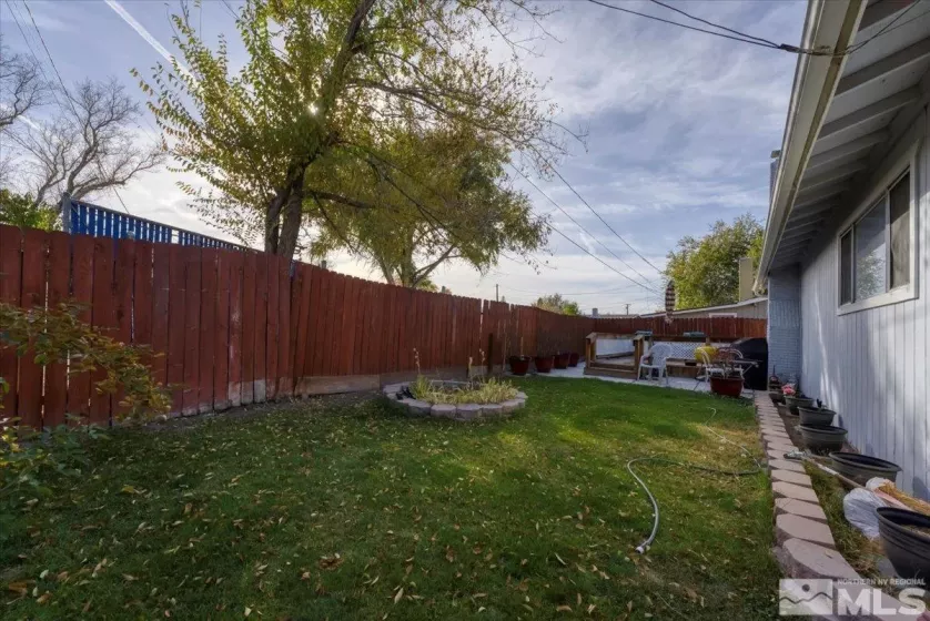 189 York Way, Sparks, Nevada 89431, 4 Bedrooms Bedrooms, ,2 BathroomsBathrooms,Residential,For Sale,York Way,240014146